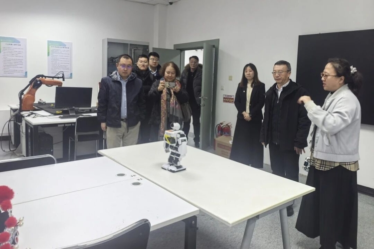 JD.com Visits, Adding New Dialogue on Industry-Education Integration