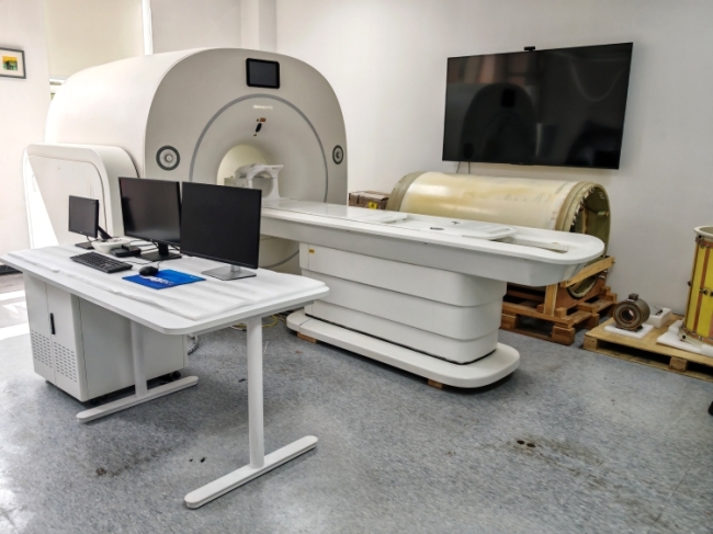  The first MRI teaching simulator of Neusoft Medical was put into use in our university!