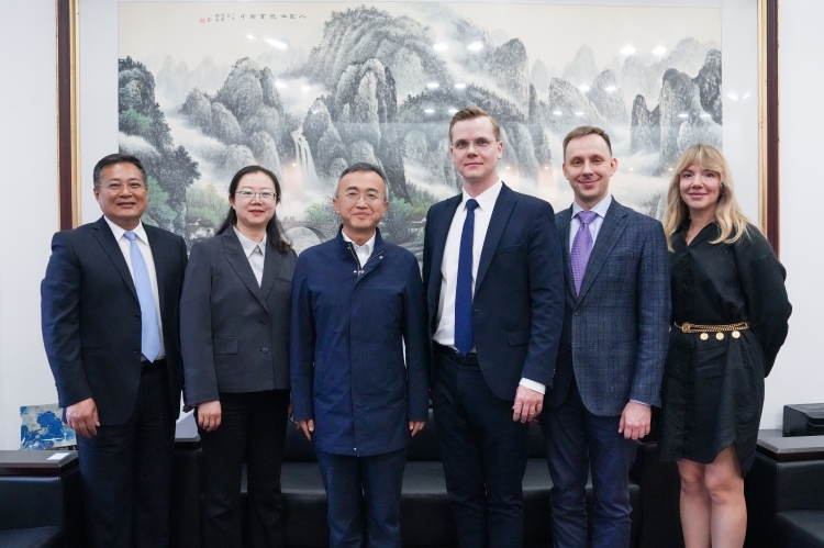 Delegation from Financial University Under the Government of the Russian Federation Visits to Deepen Bilateral Cooperation